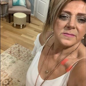 Meet your Posher, Caroline